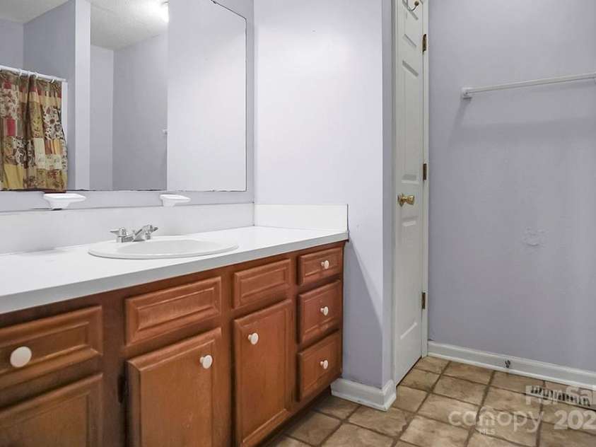 1609 Mcfarland Drive, Shelby, NC 28152.  MLS# CAR4260893, YatesRealty ID 15373. 