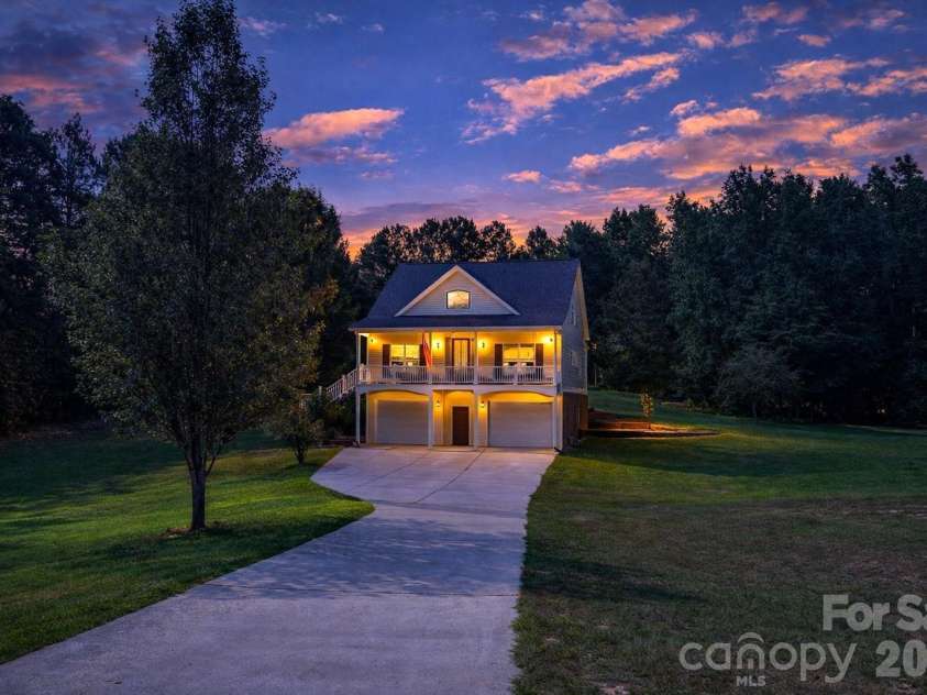 556 Peaceful Creek Drive, York, SC 29745.  MLS# CAR4333441, YatesRealty ID 15373. 