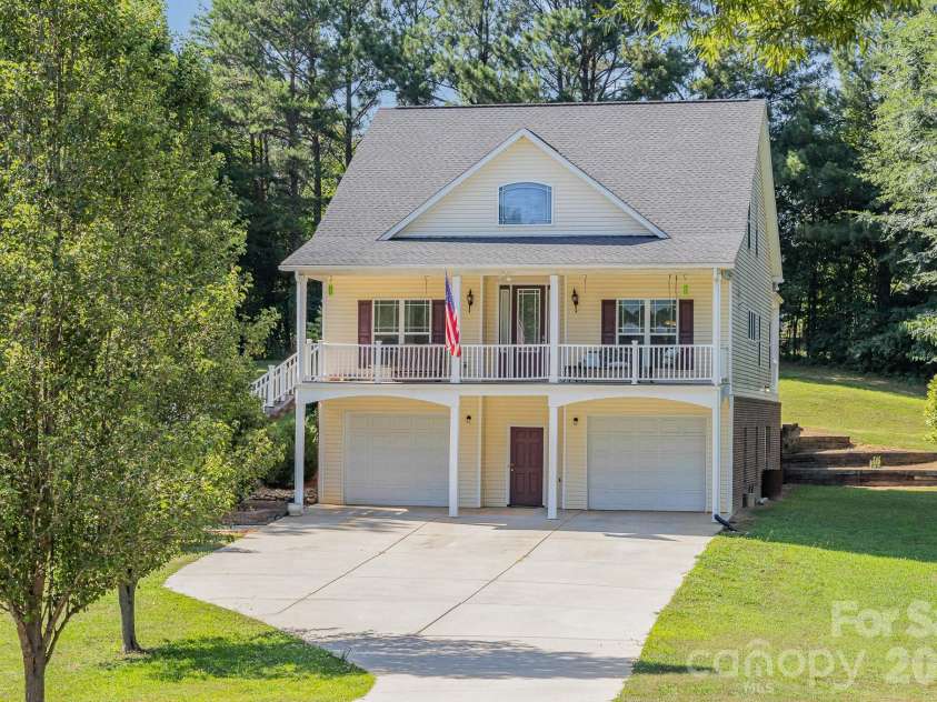 556 Peaceful Creek Drive, York, SC 29745.  MLS# CAR4333441, YatesRealty ID 15373. 