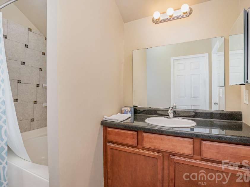 556 Peaceful Creek Drive, York, SC 29745.  MLS# CAR4333441, YatesRealty ID 15373. Full bath upstairs