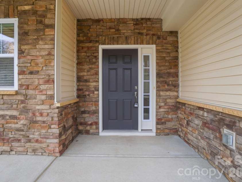 14413 Old Dobbin Drive, Huntersville, NC 28078.  MLS# CAR4351633, YatesRealty ID 15375. 