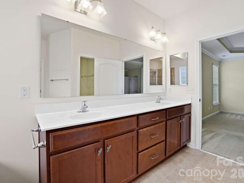 14413 Old Dobbin Drive, Huntersville, NC 28078.  MLS# CAR4351633, YatesRealty ID 15375. 