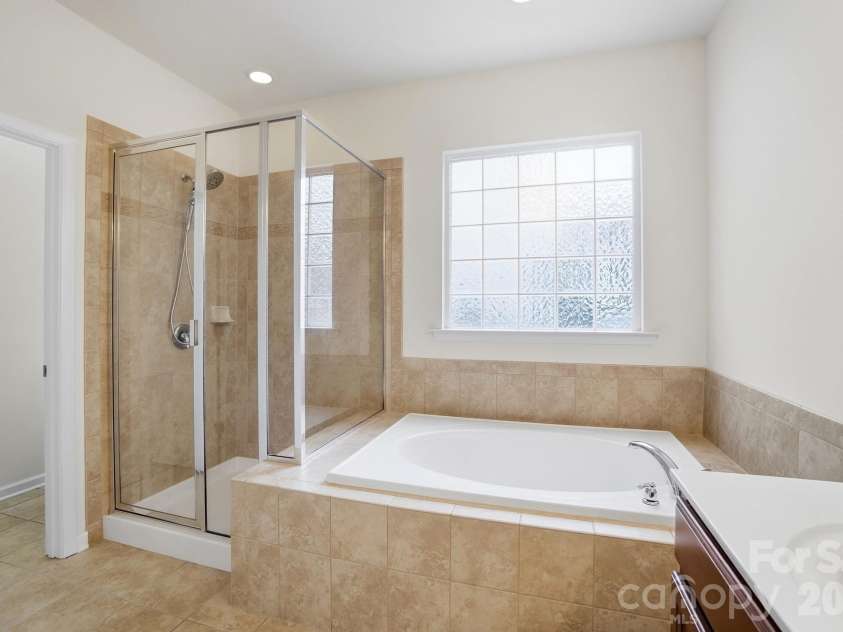 14413 Old Dobbin Drive, Huntersville, NC 28078.  MLS# CAR4351633, YatesRealty ID 15375. 