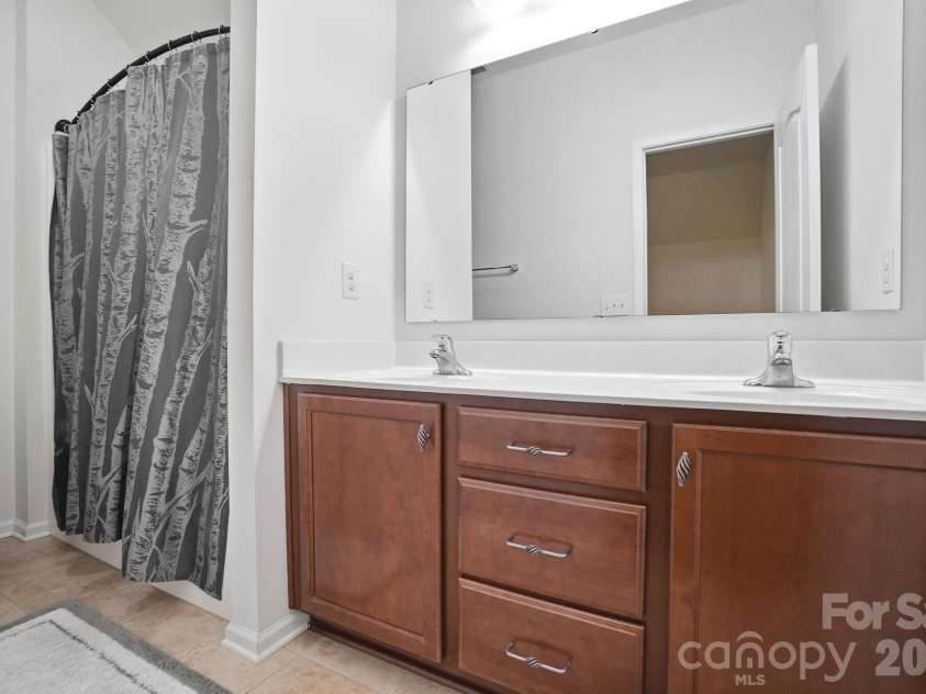 14413 Old Dobbin Drive, Huntersville, NC 28078.  MLS# CAR4351633, YatesRealty ID 15375. 