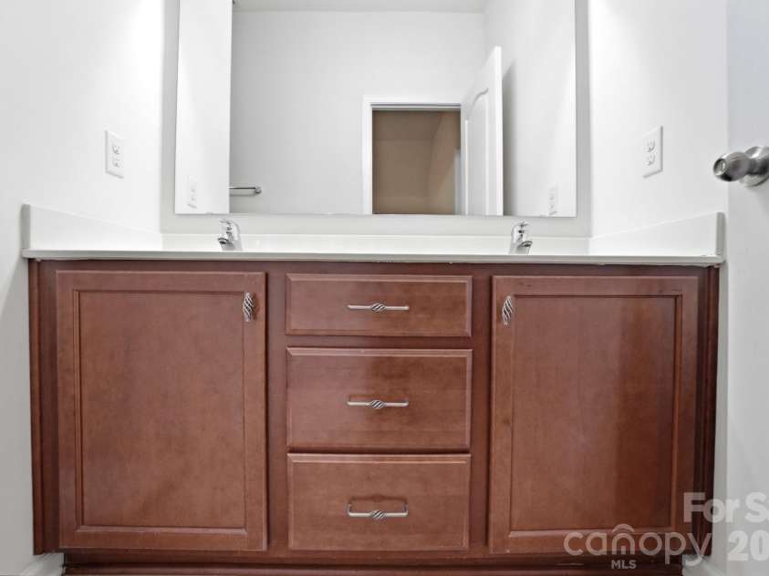 14413 Old Dobbin Drive, Huntersville, NC 28078.  MLS# CAR4351633, YatesRealty ID 15375. 