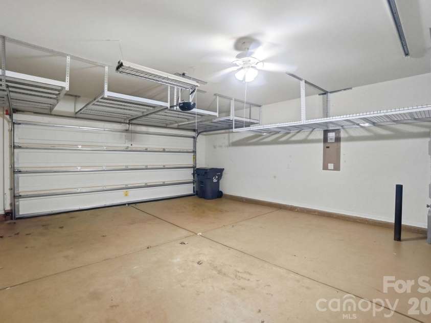 14413 Old Dobbin Drive, Huntersville, NC 28078.  MLS# CAR4351633, YatesRealty ID 15375. 