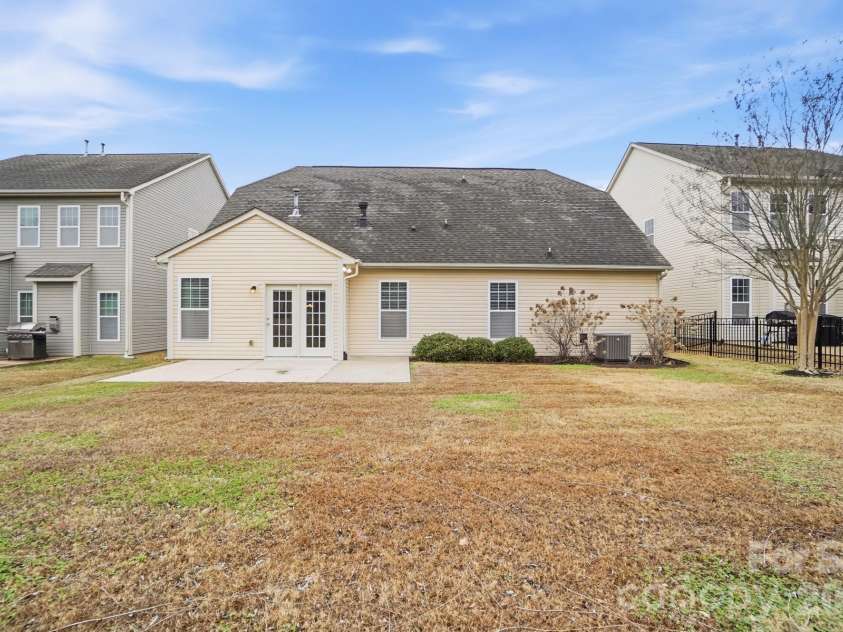 14413 Old Dobbin Drive, Huntersville, NC 28078.  MLS# CAR4351633, YatesRealty ID 15375. 