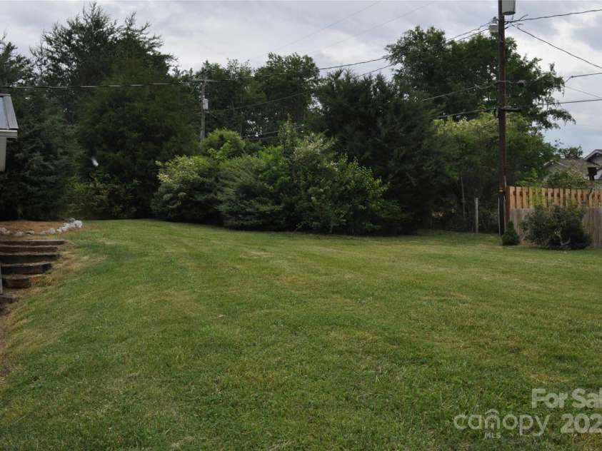 105 Oakleaf Drive, Landrum, SC 29356.  MLS# CAR4261236, YatesRealty ID 15376. 