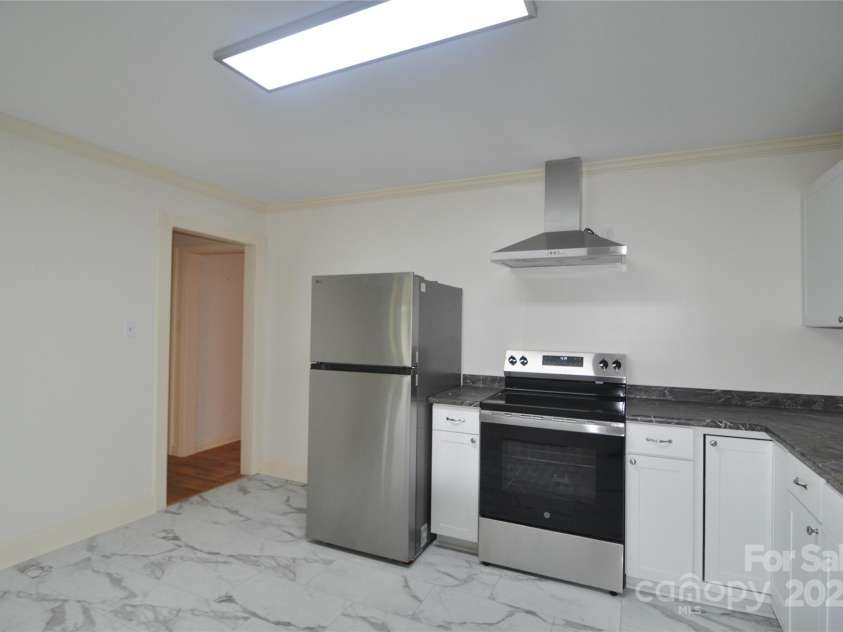 105 Oakleaf Drive, Landrum, SC 29356.  MLS# CAR4261236, YatesRealty ID 15376. 