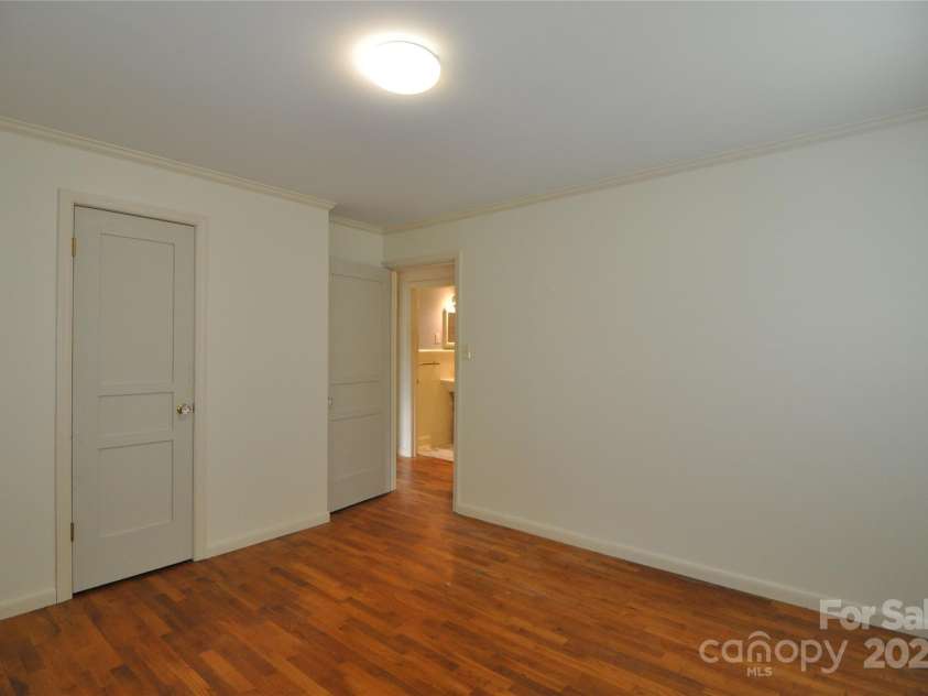 105 Oakleaf Drive, Landrum, SC 29356.  MLS# CAR4261236, YatesRealty ID 15376. 