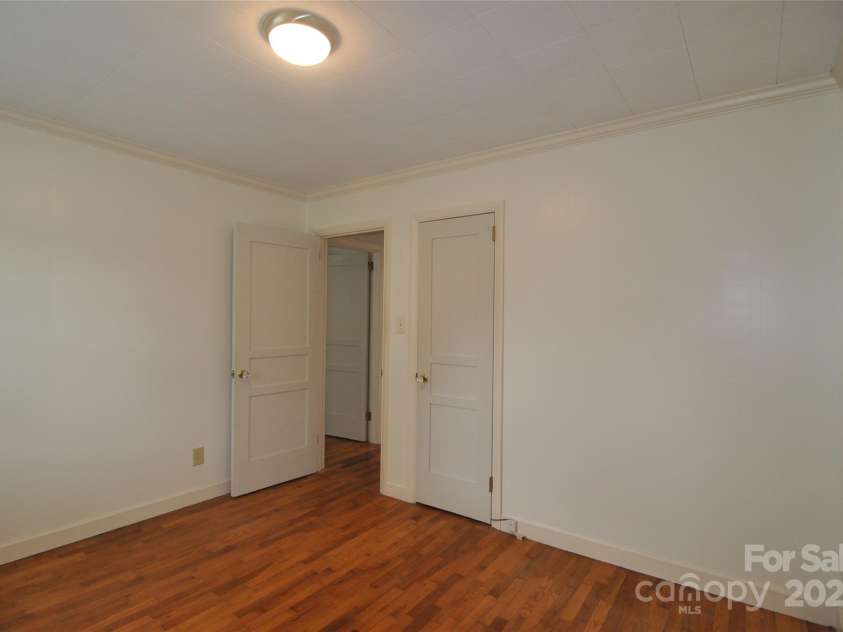 105 Oakleaf Drive, Landrum, SC 29356.  MLS# CAR4261236, YatesRealty ID 15376. 