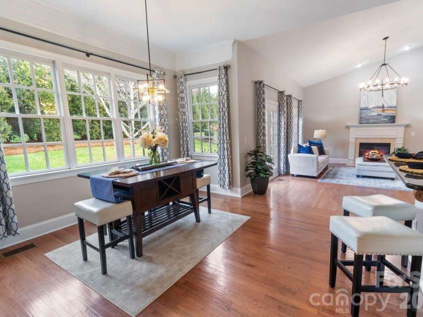 2817 Bevis Lane, Waxhaw, NC 28173.  MLS# CAR4341349, YatesRealty ID 15376. Breakfast dining area