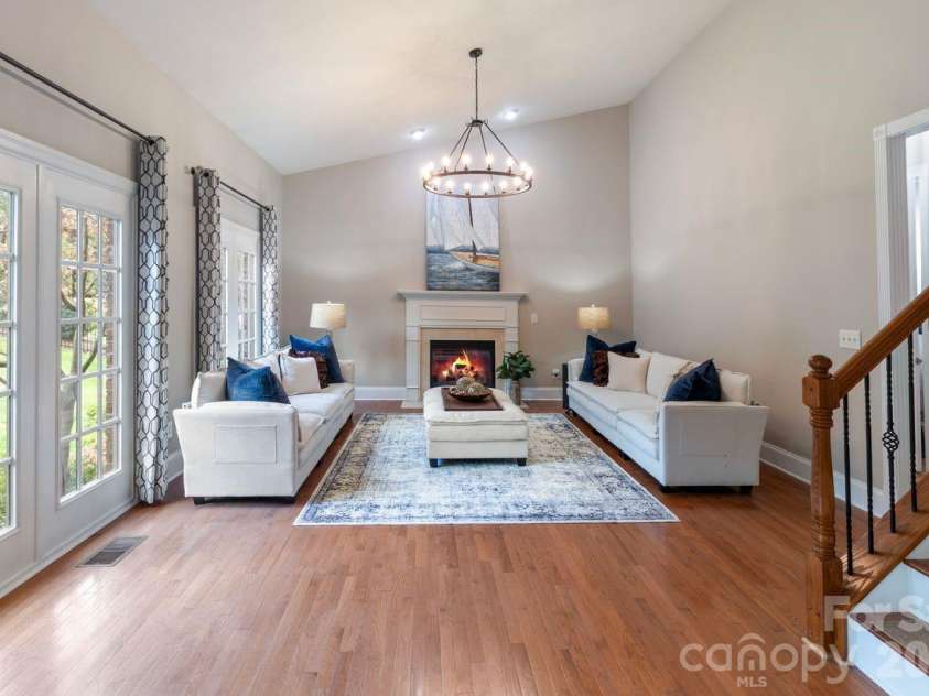 2817 Bevis Lane, Waxhaw, NC 28173.  MLS# CAR4341349, YatesRealty ID 15376. Family room