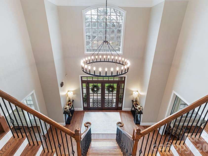 2817 Bevis Lane, Waxhaw, NC 28173.  MLS# CAR4341349, YatesRealty ID 15376. Foyer
