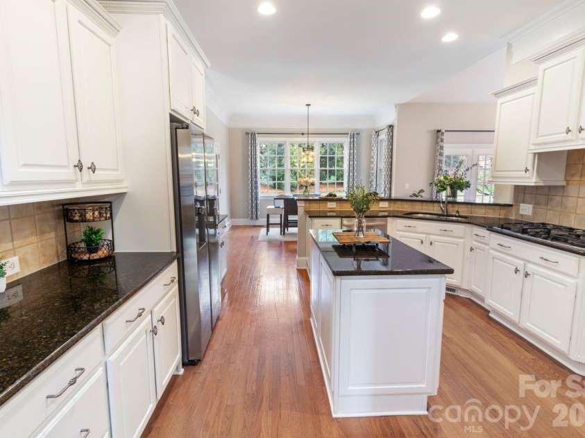 2817 Bevis Lane, Waxhaw, NC 28173.  MLS# CAR4341349, YatesRealty ID 15376. Kitchen