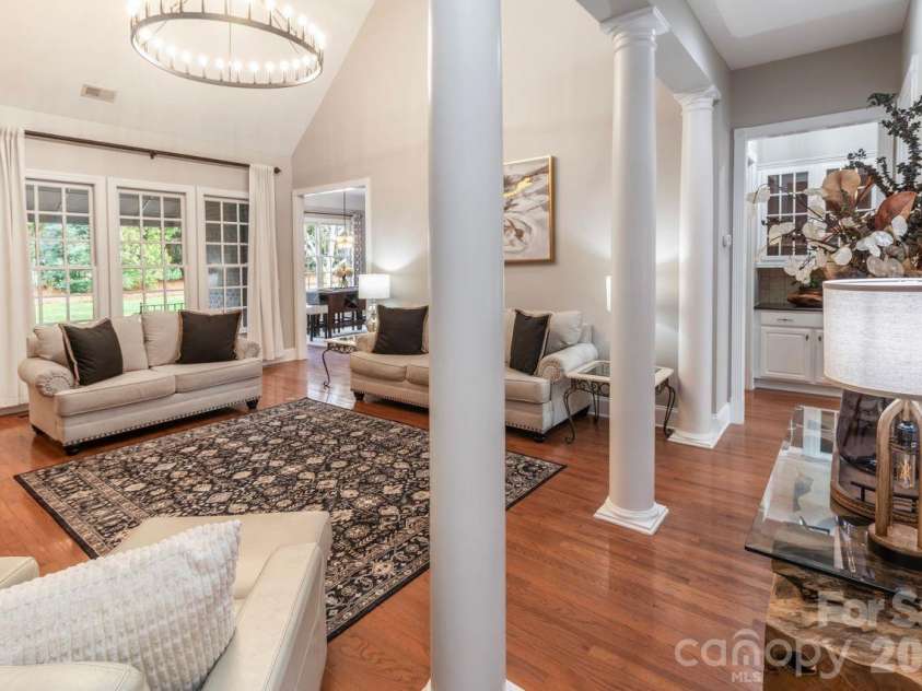2817 Bevis Lane, Waxhaw, NC 28173.  MLS# CAR4341349, YatesRealty ID 15376. Living Room