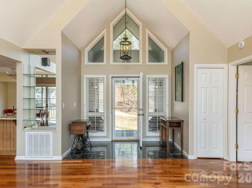 132 Broadmoor Drive, Flat Rock, NC 28731.  MLS# CAR4350035, YatesRealty ID 15377. 