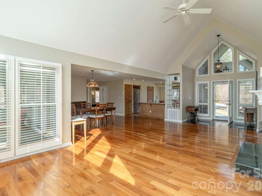 132 Broadmoor Drive, Flat Rock, NC 28731.  MLS# CAR4350035, YatesRealty ID 15377. 
