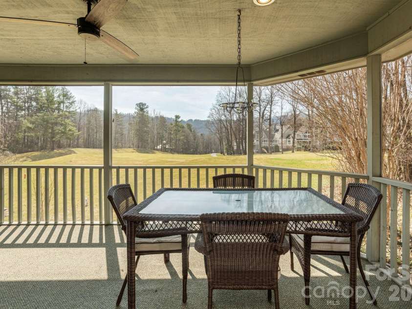 132 Broadmoor Drive, Flat Rock, NC 28731.  MLS# CAR4350035, YatesRealty ID 15377. 
