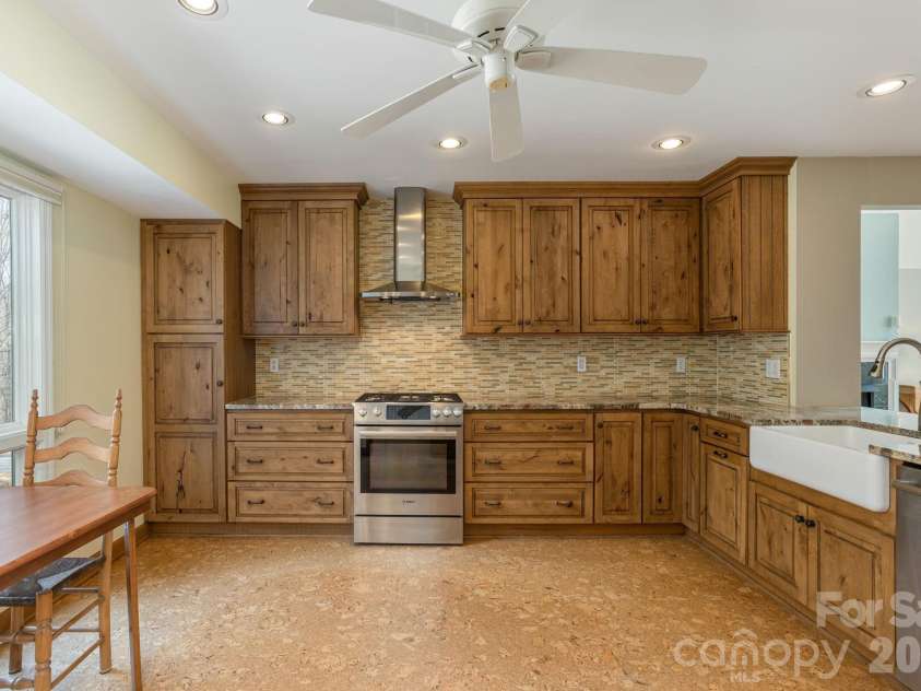 132 Broadmoor Drive, Flat Rock, NC 28731.  MLS# CAR4350035, YatesRealty ID 15377. 