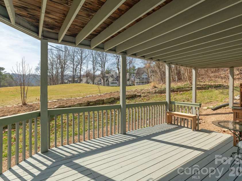 132 Broadmoor Drive, Flat Rock, NC 28731.  MLS# CAR4350035, YatesRealty ID 15377. 