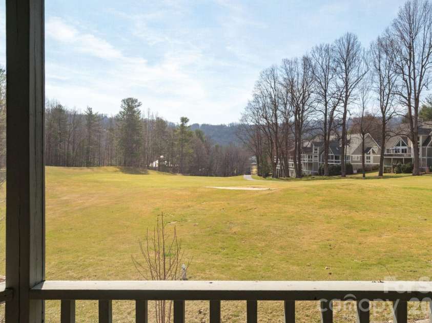 132 Broadmoor Drive, Flat Rock, NC 28731.  MLS# CAR4350035, YatesRealty ID 15377. 