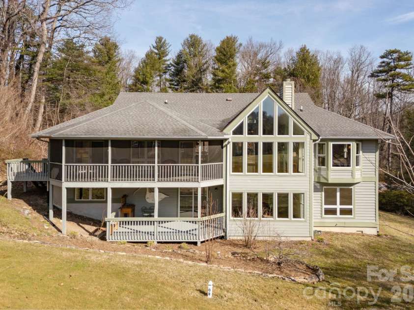132 Broadmoor Drive, Flat Rock, NC 28731.  MLS# CAR4350035, YatesRealty ID 15377. 