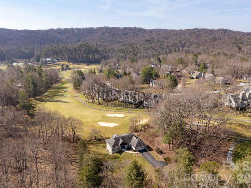 132 Broadmoor Drive, Flat Rock, NC 28731.  MLS# CAR4350035, YatesRealty ID 15377. 