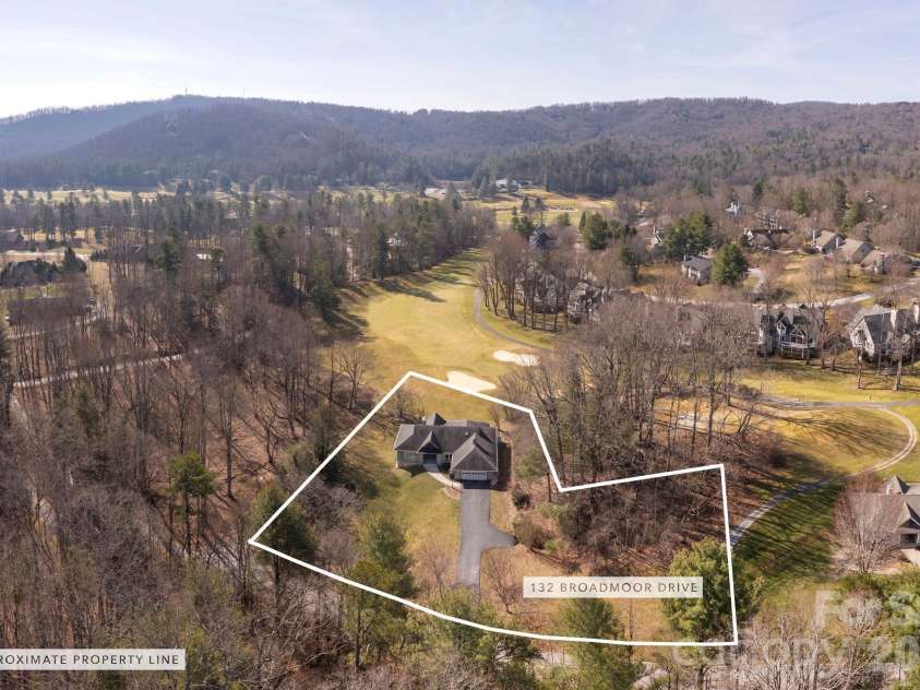 132 Broadmoor Drive, Flat Rock, NC 28731.  MLS# CAR4350035, YatesRealty ID 15377. 