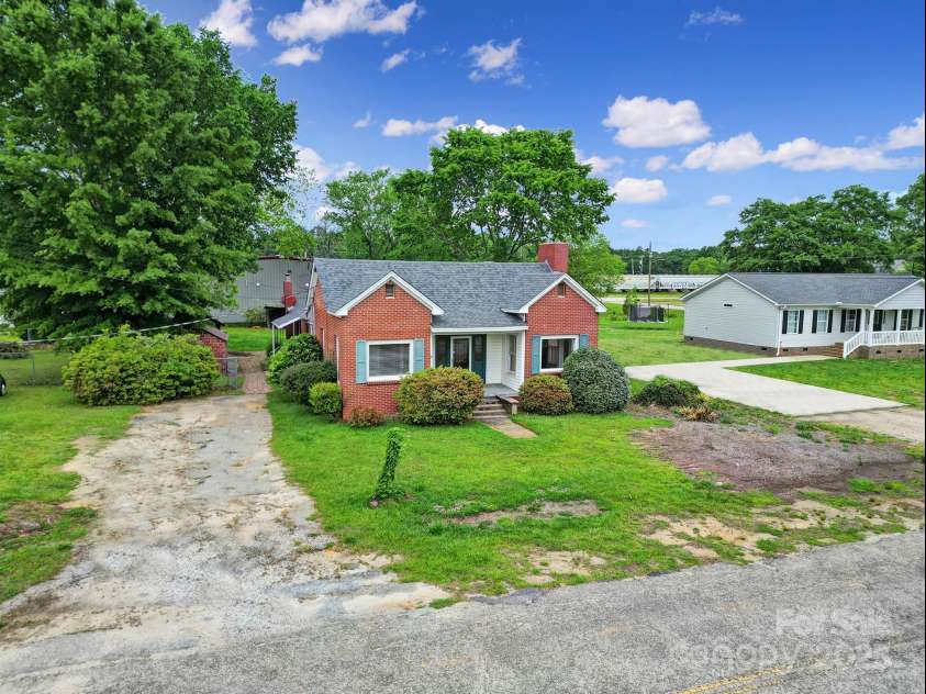 5573 Main Street, Fort Lawn, SC 29714.  MLS# CAR4253269, YatesRealty ID 15377. 