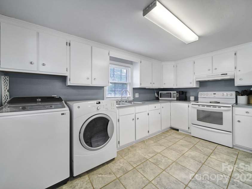 5573 Main Street, Fort Lawn, SC 29714.  MLS# CAR4253269, YatesRealty ID 15377. 