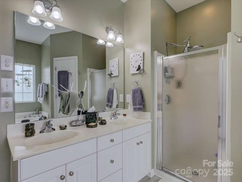 433 Linsbury Court, Gastonia, NC 28056.  MLS# CAR4253284, YatesRealty ID 15378. 