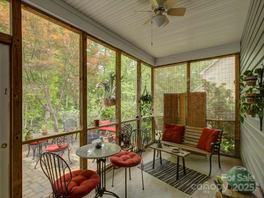 433 Linsbury Court, Gastonia, NC 28056.  MLS# CAR4253284, YatesRealty ID 15378. 