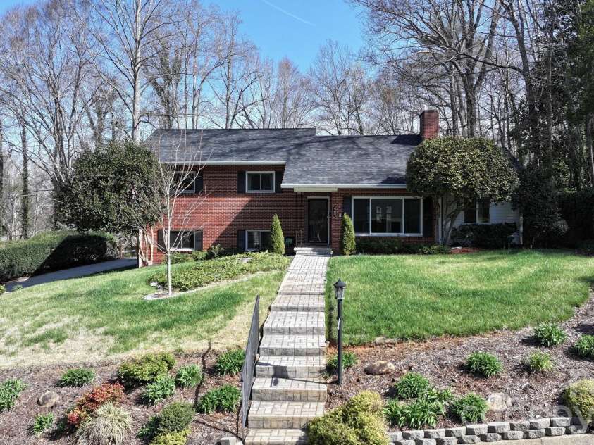 142 Pearson Drive, Morganton, NC 28655.  MLS# CAR4350463, YatesRealty ID 15380. 