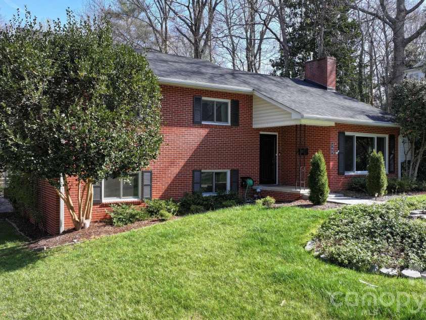 142 Pearson Drive, Morganton, NC 28655.  MLS# CAR4350463, YatesRealty ID 15380. 