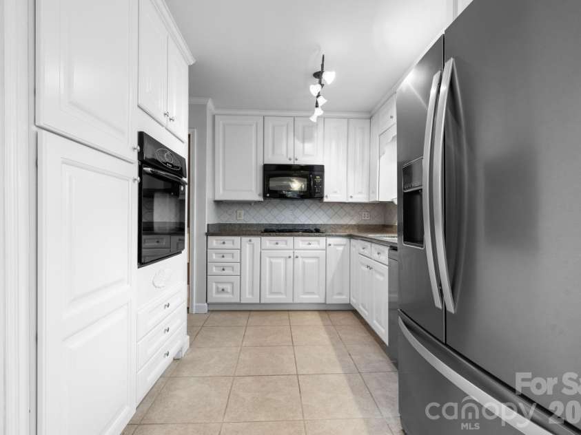 142 Pearson Drive, Morganton, NC 28655.  MLS# CAR4350463, YatesRealty ID 15380. 