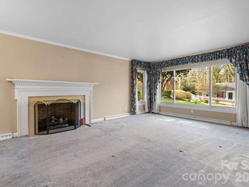 142 Pearson Drive, Morganton, NC 28655.  MLS# CAR4350463, YatesRealty ID 15380. 