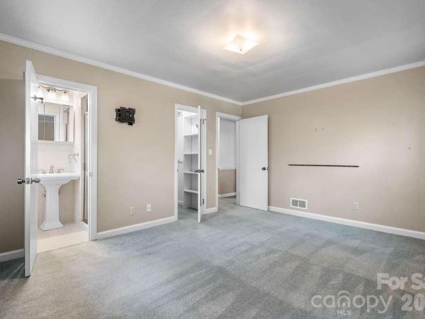 142 Pearson Drive, Morganton, NC 28655.  MLS# CAR4350463, YatesRealty ID 15380. 