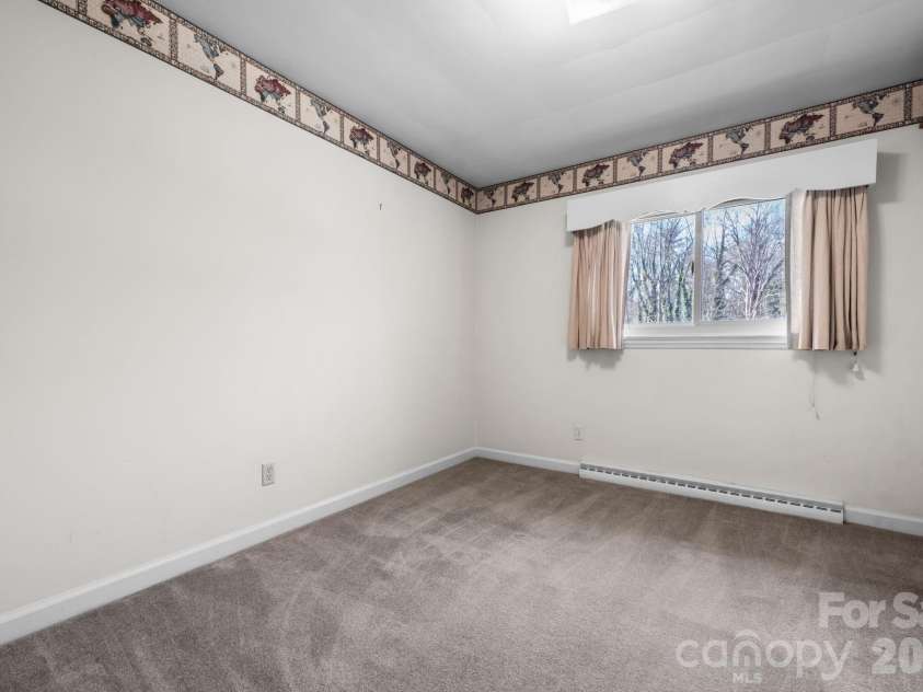 142 Pearson Drive, Morganton, NC 28655.  MLS# CAR4350463, YatesRealty ID 15380. 