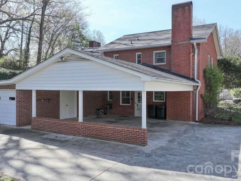 142 Pearson Drive, Morganton, NC 28655.  MLS# CAR4350463, YatesRealty ID 15380. 