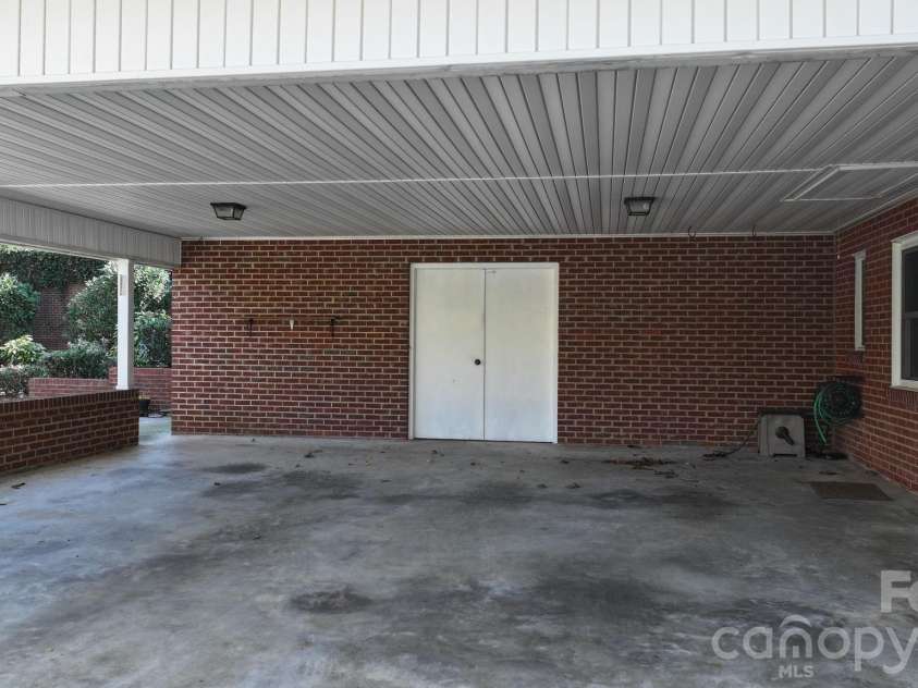 142 Pearson Drive, Morganton, NC 28655.  MLS# CAR4350463, YatesRealty ID 15380. 