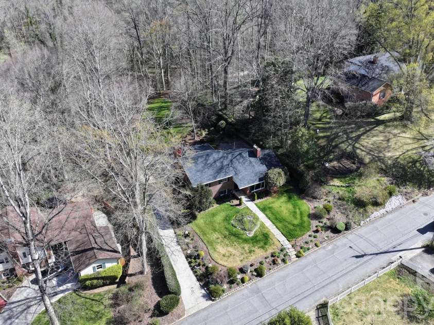 142 Pearson Drive, Morganton, NC 28655.  MLS# CAR4350463, YatesRealty ID 15380. 
