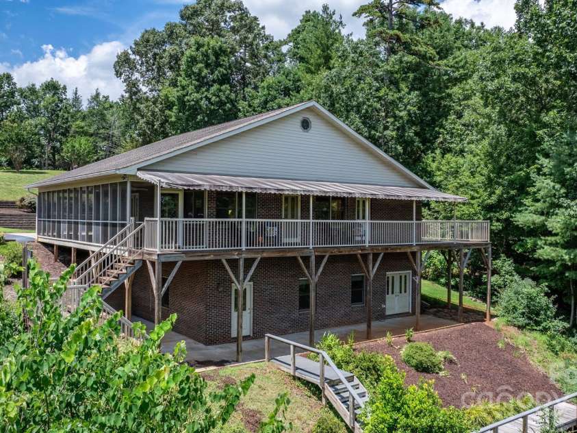 2066 Waterford Way, Morganton, NC 28655.  MLS# CAR4280791, YatesRealty ID 15380. 