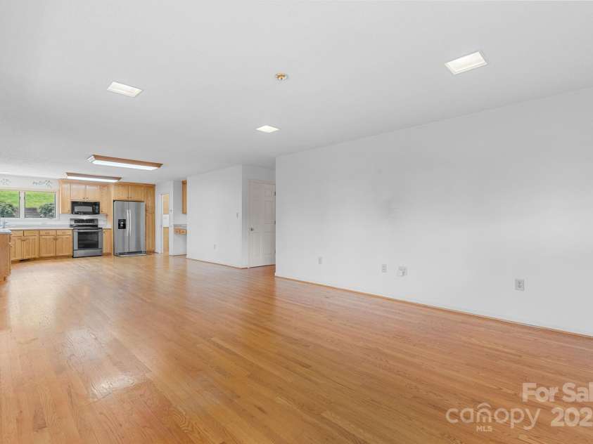 2066 Waterford Way, Morganton, NC 28655.  MLS# CAR4280791, YatesRealty ID 15380. 