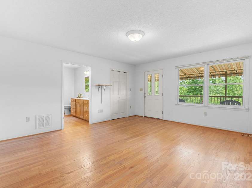 2066 Waterford Way, Morganton, NC 28655.  MLS# CAR4280791, YatesRealty ID 15380. 