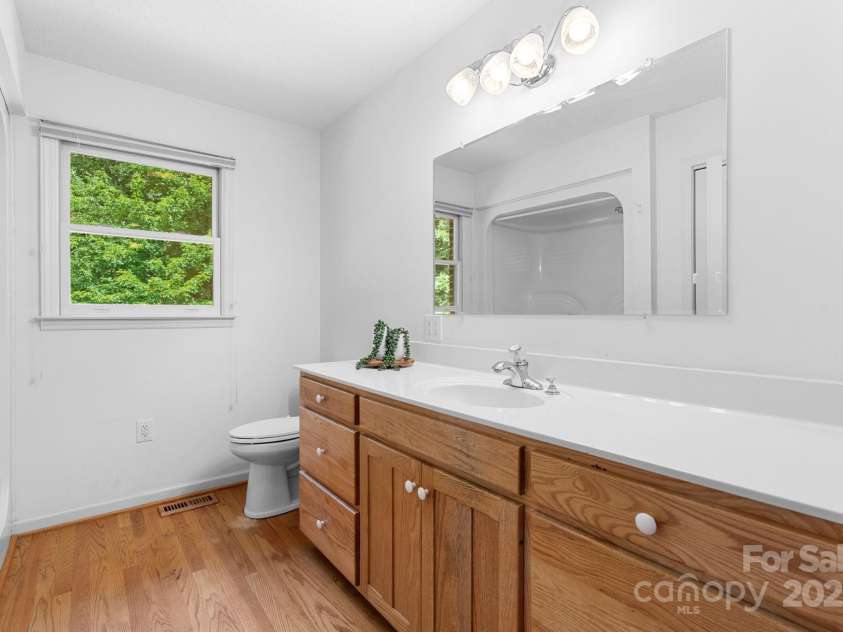 2066 Waterford Way, Morganton, NC 28655.  MLS# CAR4280791, YatesRealty ID 15380. 