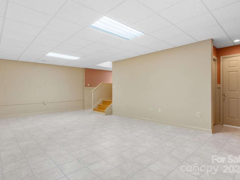 2066 Waterford Way, Morganton, NC 28655.  MLS# CAR4280791, YatesRealty ID 15380. 