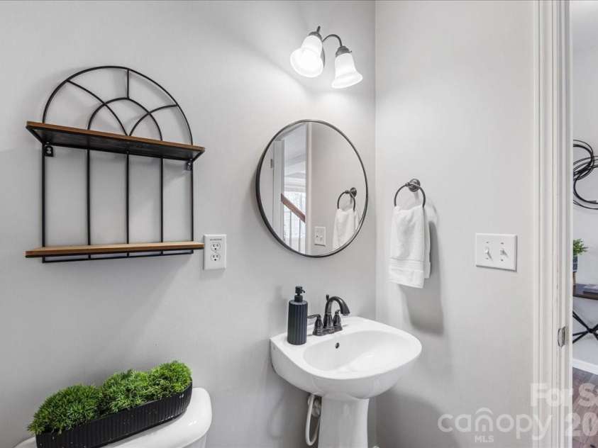 13915 Holly Stream Drive, Huntersville, NC 28078.  MLS# CAR4358247, YatesRealty ID 15381. 
