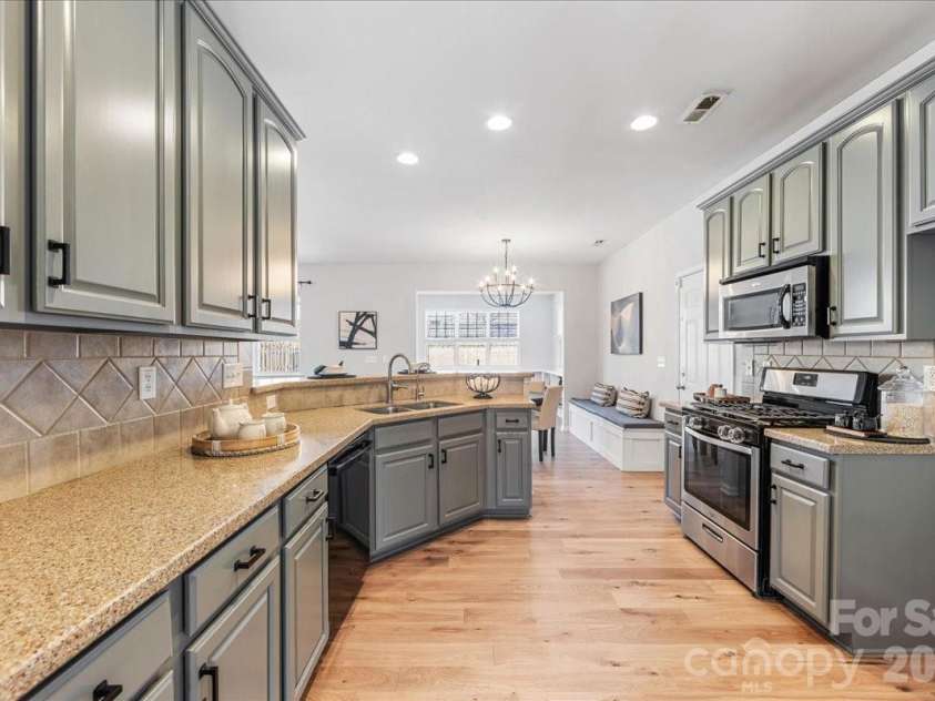 13915 Holly Stream Drive, Huntersville, NC 28078.  MLS# CAR4358247, YatesRealty ID 15381. 