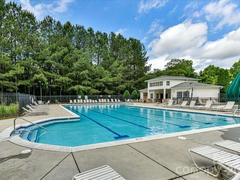 13915 Holly Stream Drive, Huntersville, NC 28078.  MLS# CAR4358247, YatesRealty ID 15381. 